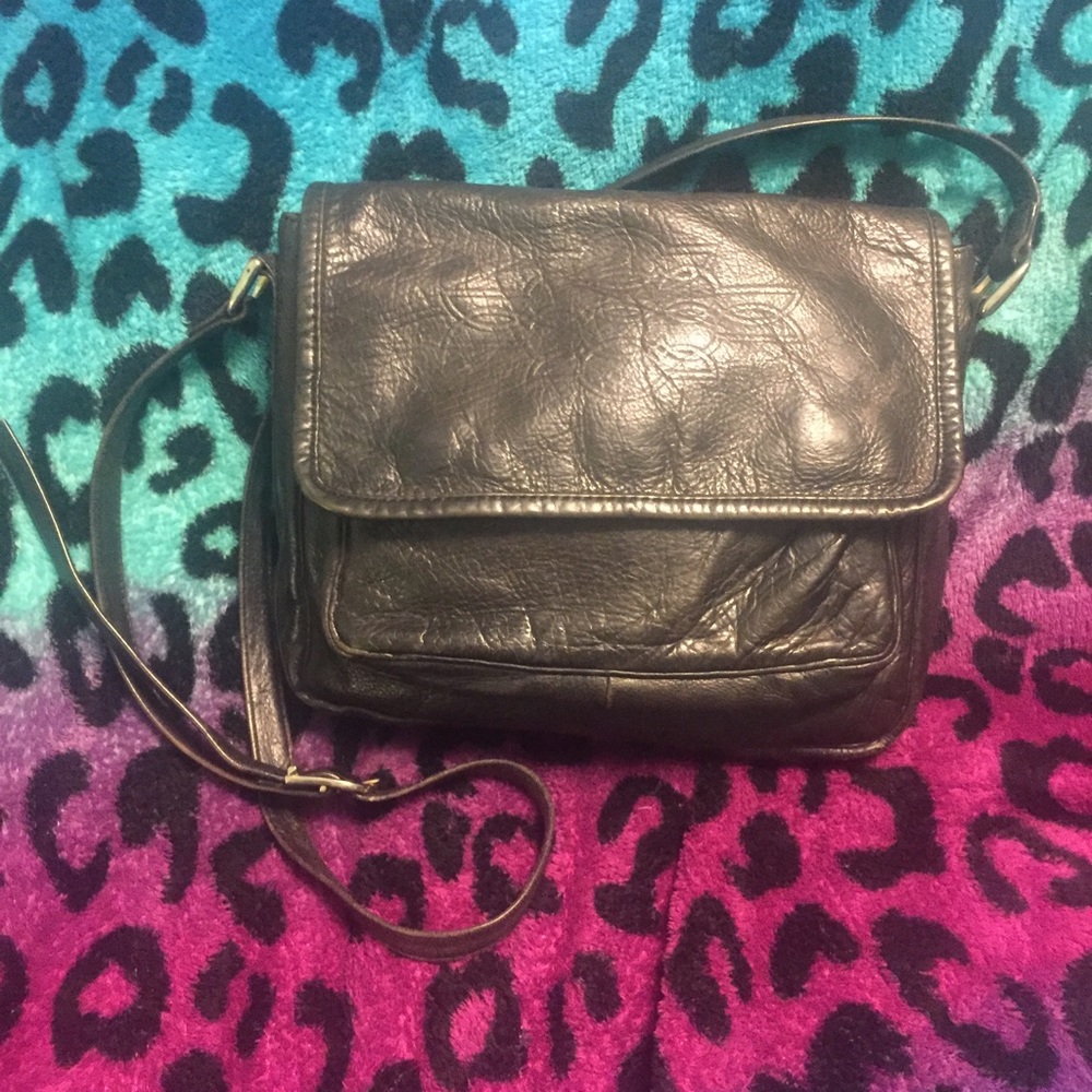 Black Gonari Crossbody Purse / Bag