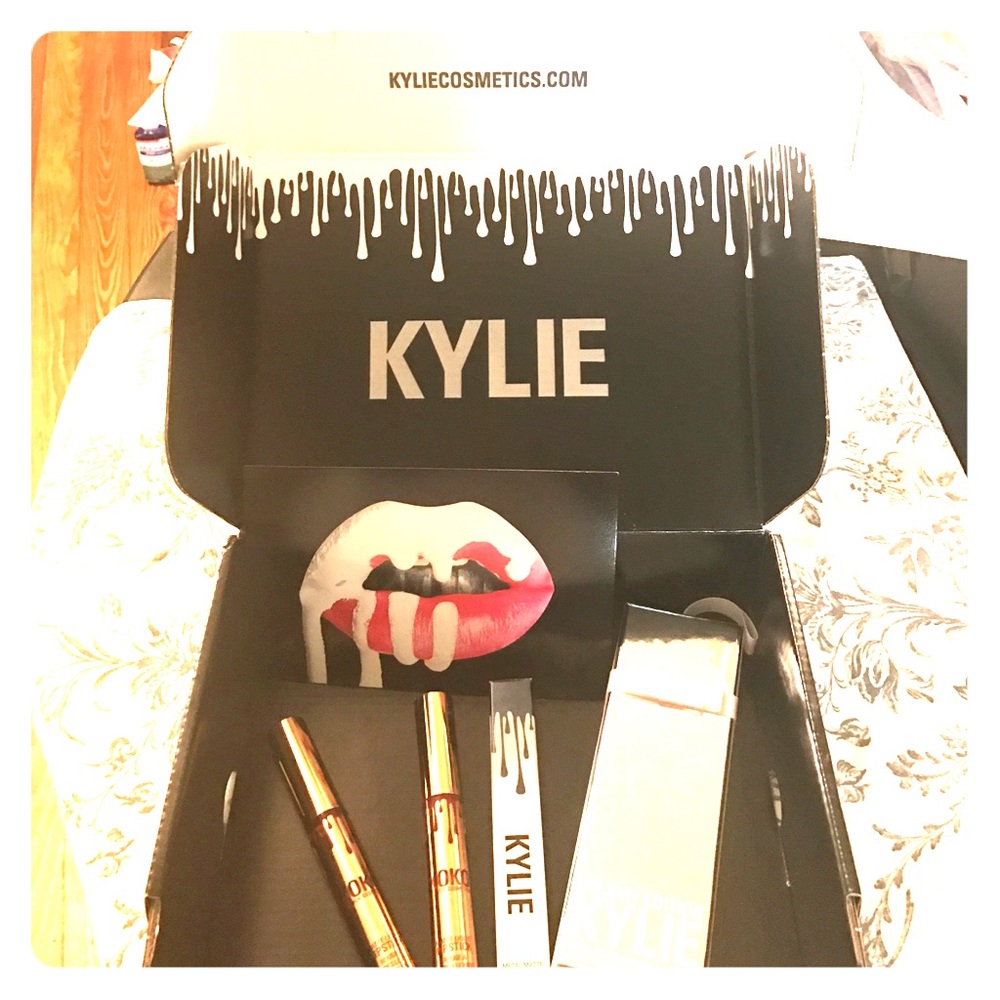 Kylie cosmetics lip bundle