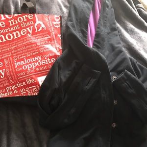 *SOLD*Lululemon Awareness Wrap size 6