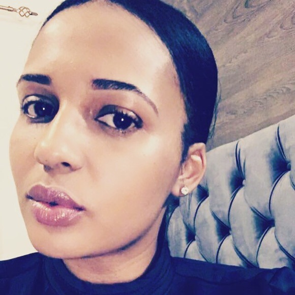 Meet your Posher, Quin - Picture 2 of 2