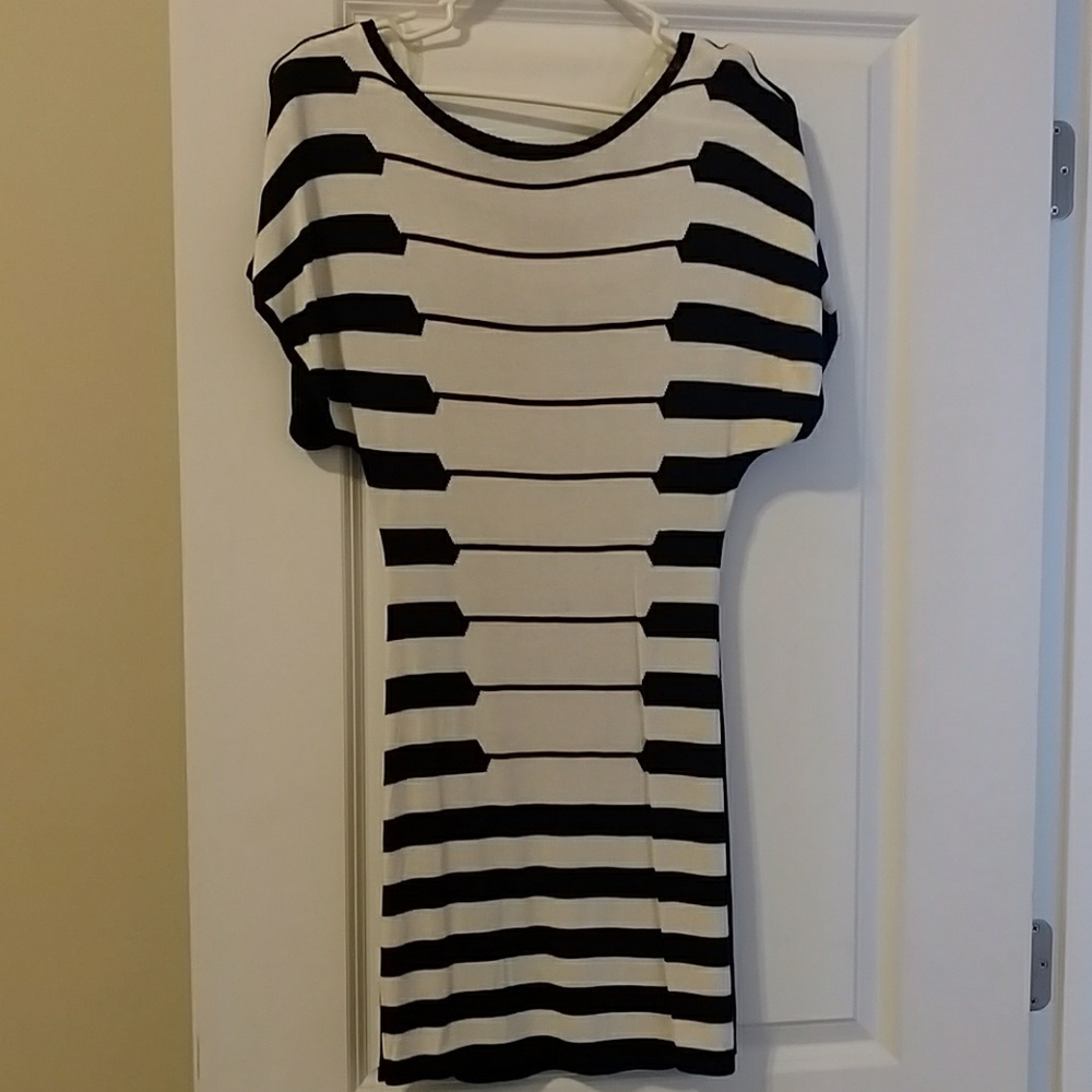 BodyCon black and white dress