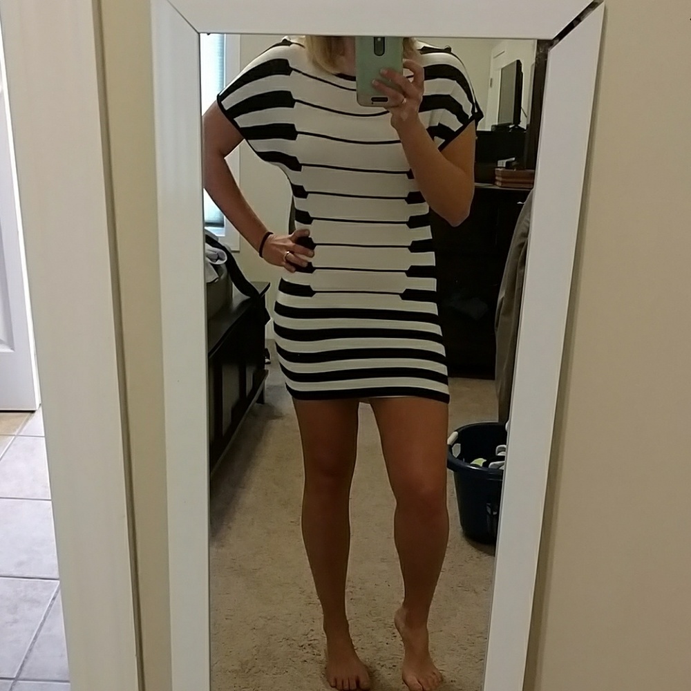 BodyCon black and white dress - Picture 2 of 5