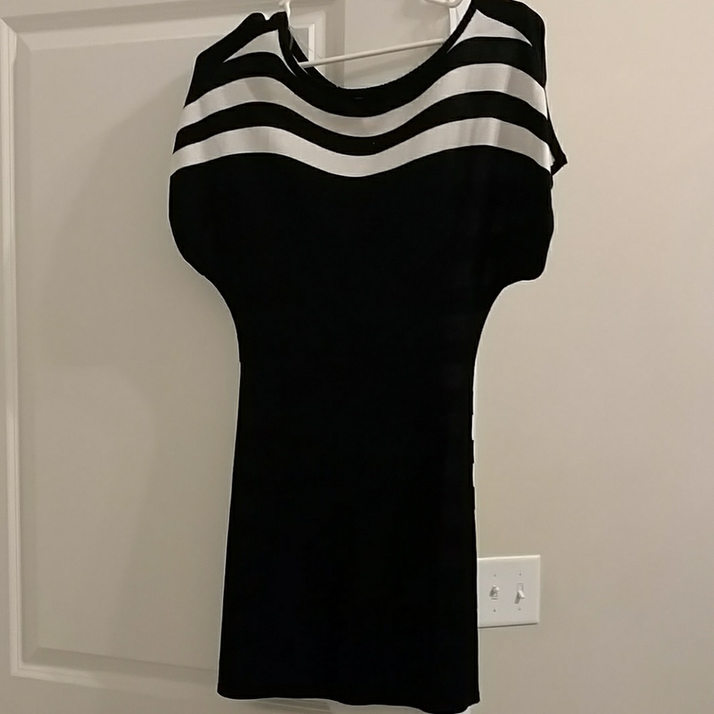 BodyCon black and white dress - Picture 3 of 5
