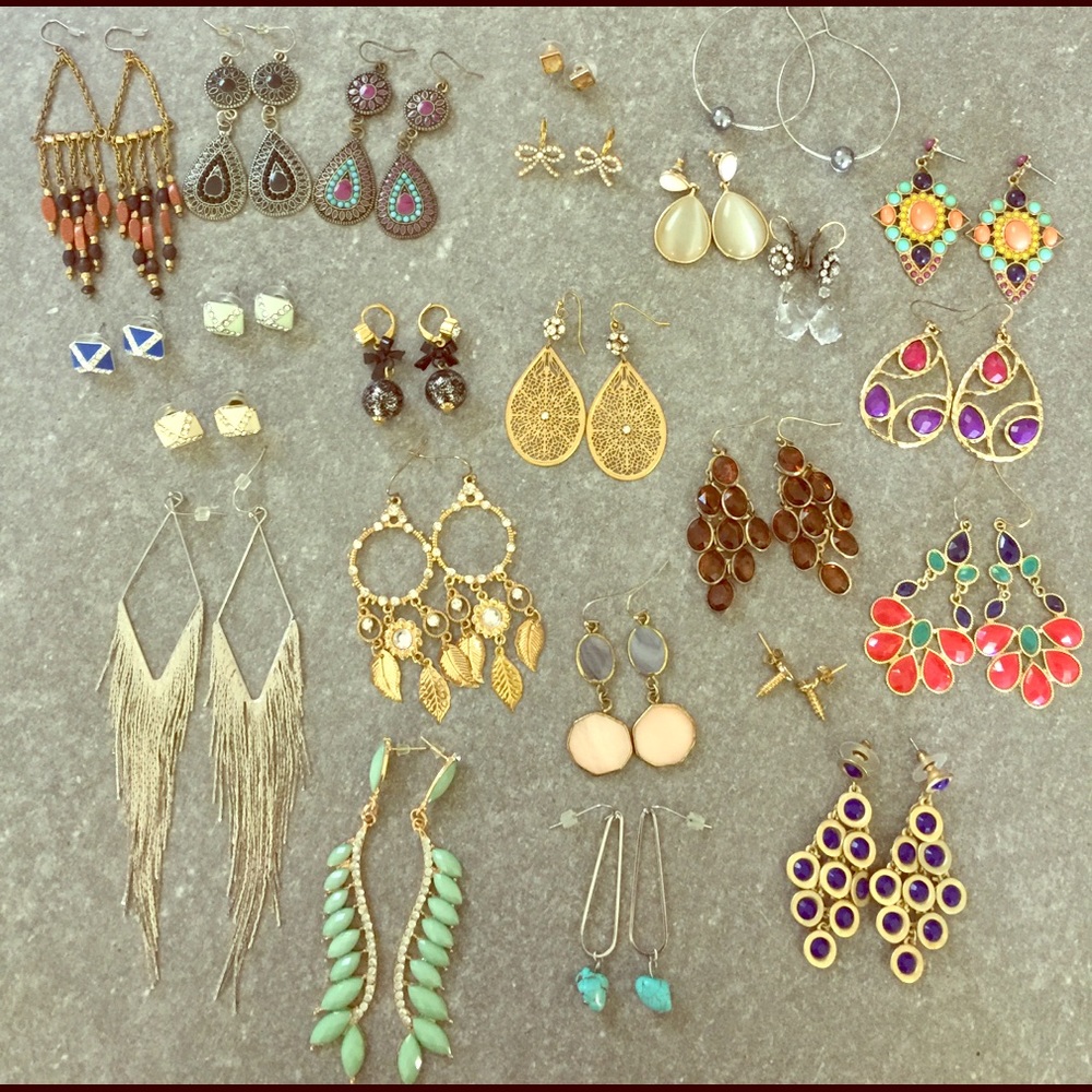 FLASH SALE!! Earrings bundle! 24 pairs of earrings