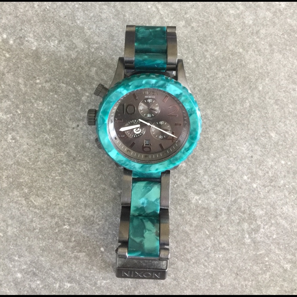 FLASH SALE!!!! Nixon 42-20 watch