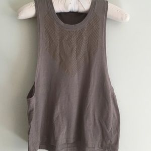 Lululemon bronze top Size 6