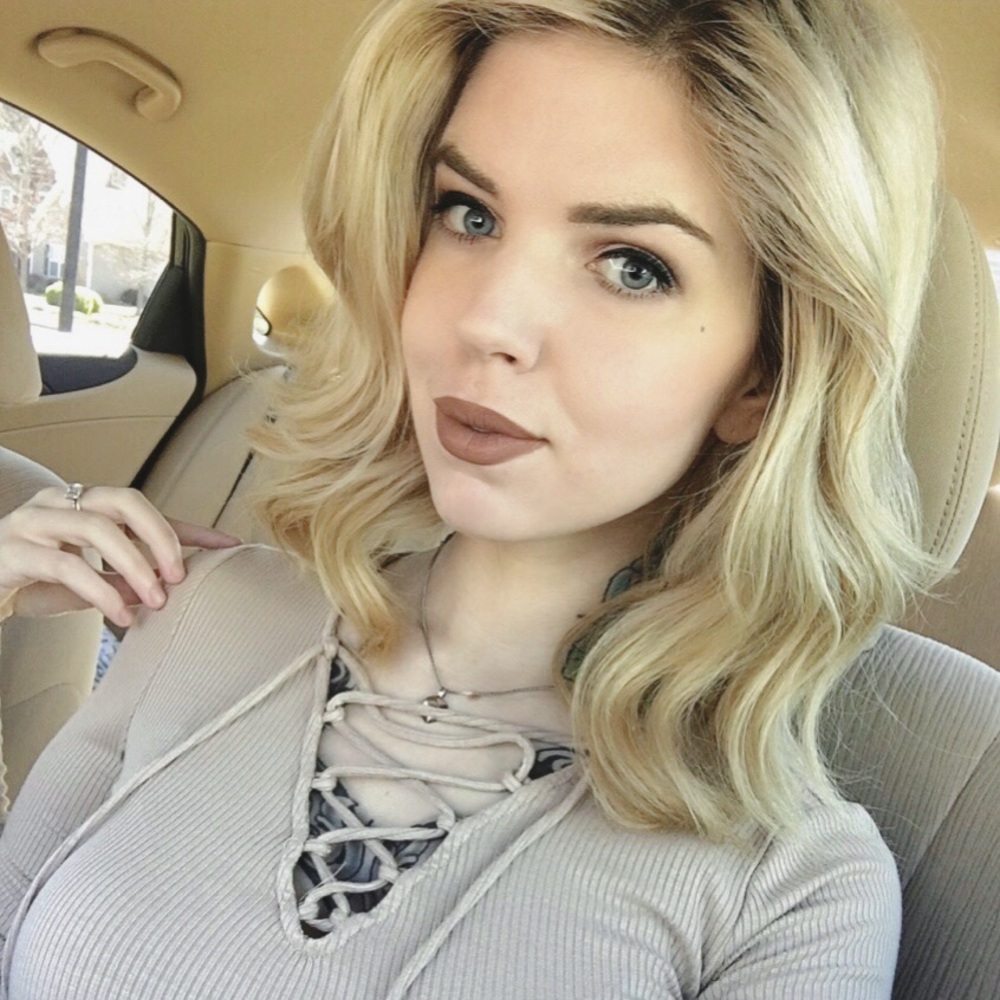 Meet your Posher, Emily