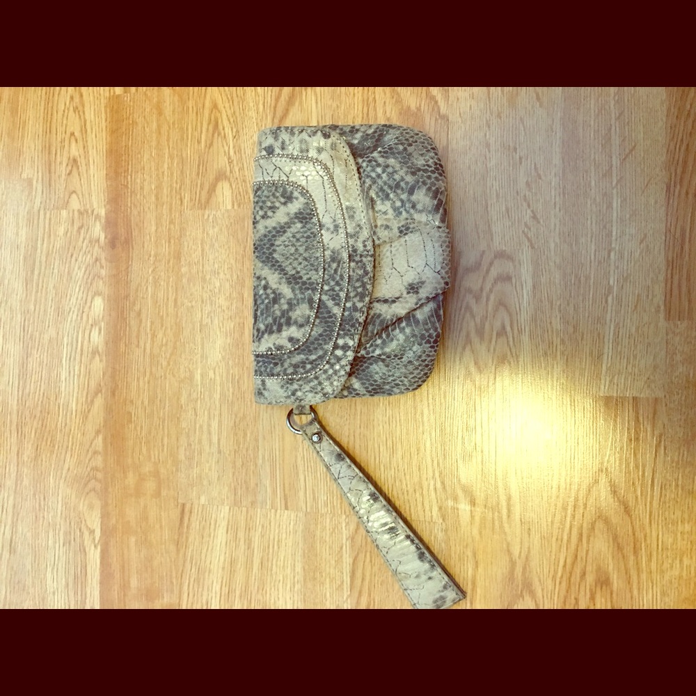 Wristlet no name
