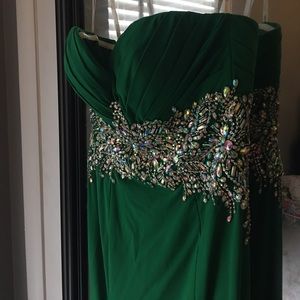 BEAUTIFUL PROM DRESS