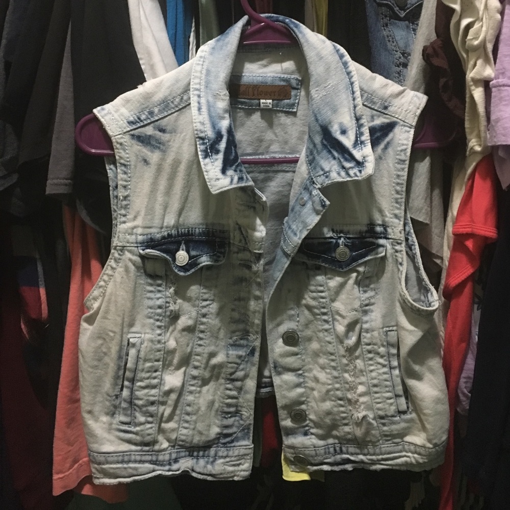 Wallflower White wash denim vest. Size Large