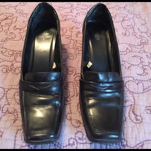 Size 9 heeled loafer
