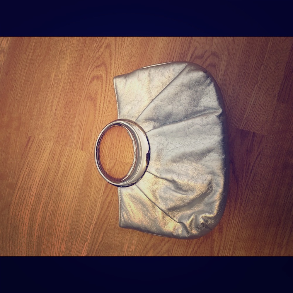 Silver clutch