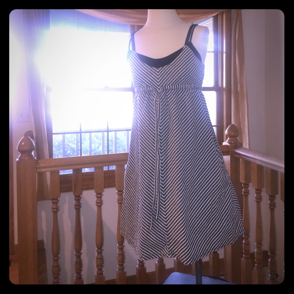 babydoll pinstriped dress.gray/ white