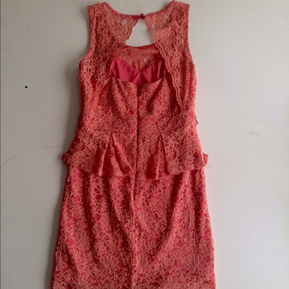 A nice dress - Picture 2 of 3