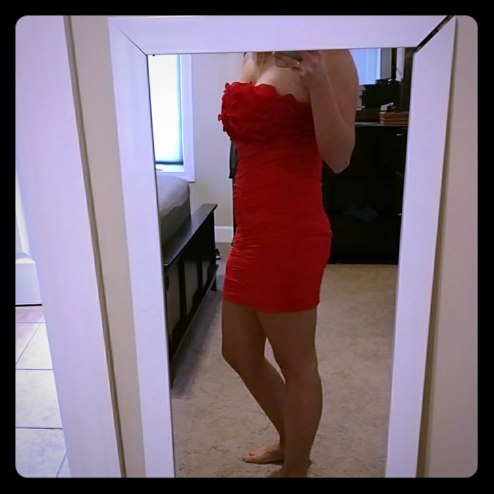 Red bodycon dress