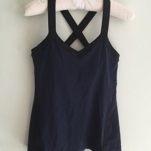 Lululemon top with crisscross straps Size 8