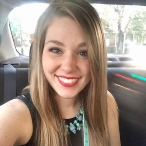 Meet your Posher, Kayla