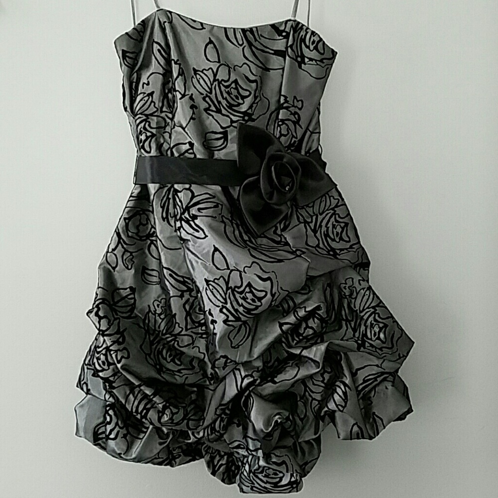 Strapless Formal Dress