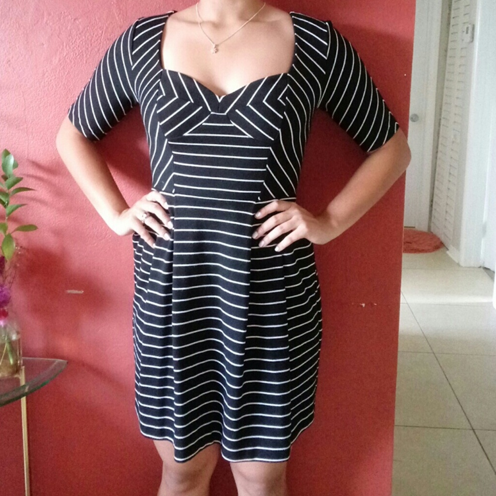 Bebe dress