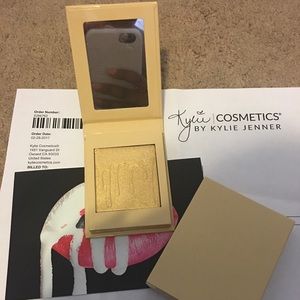 Kylighter in banana split... Brand New !