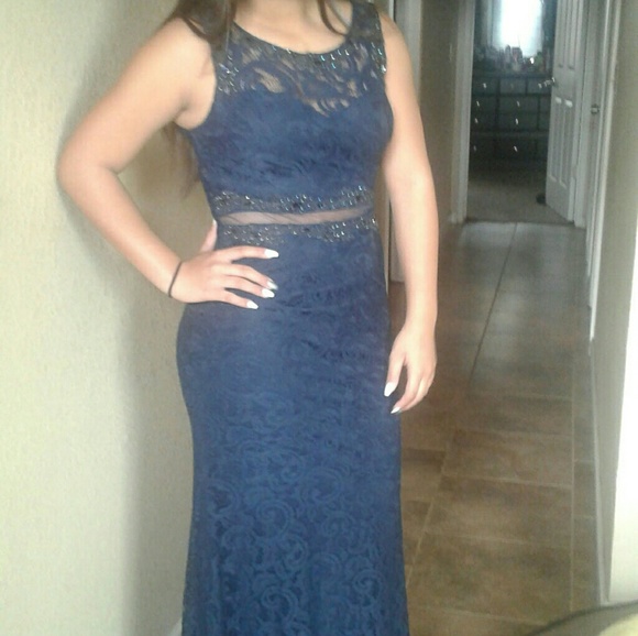 Dress - Picture 2 of 3