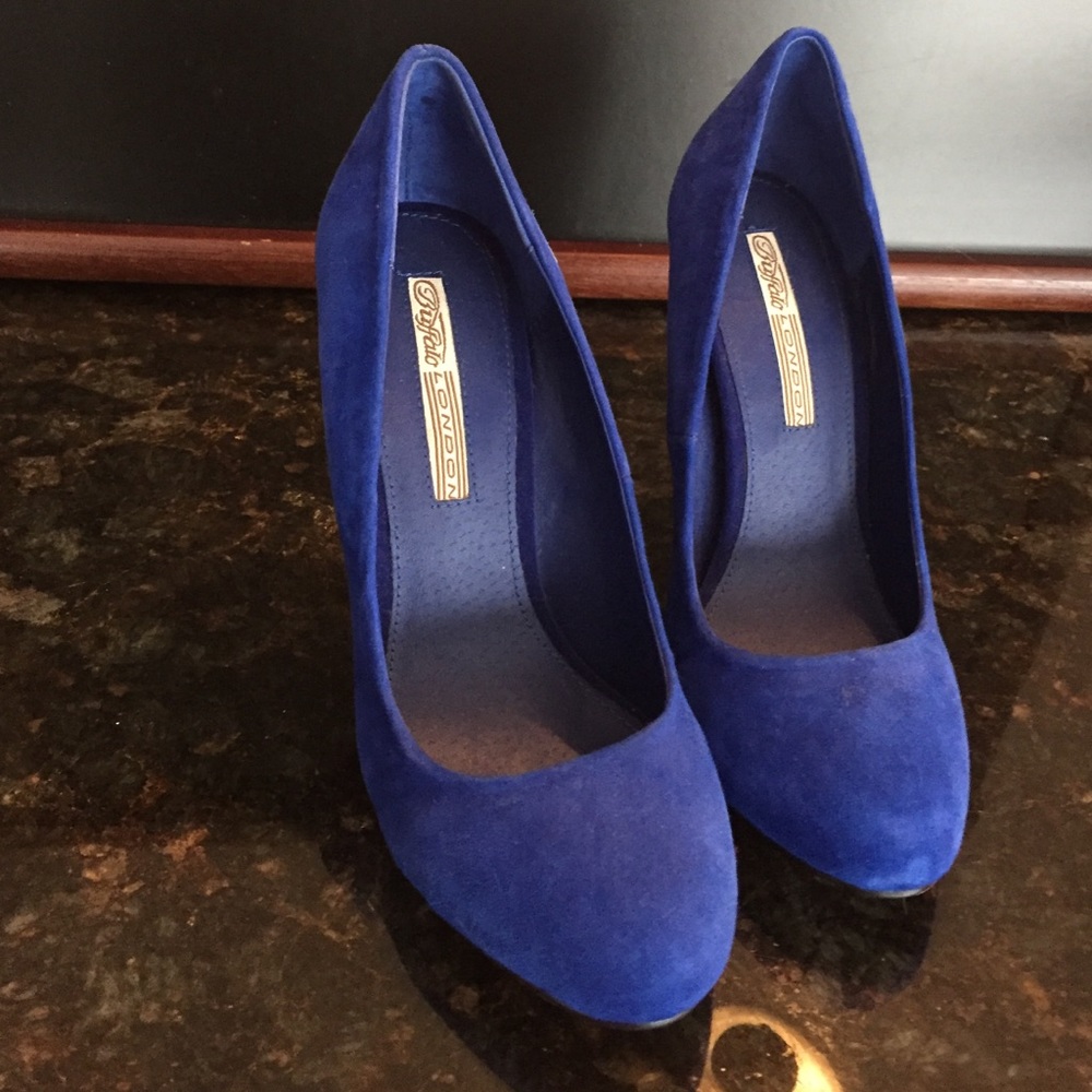 Buffalo London Blue Suede Heels