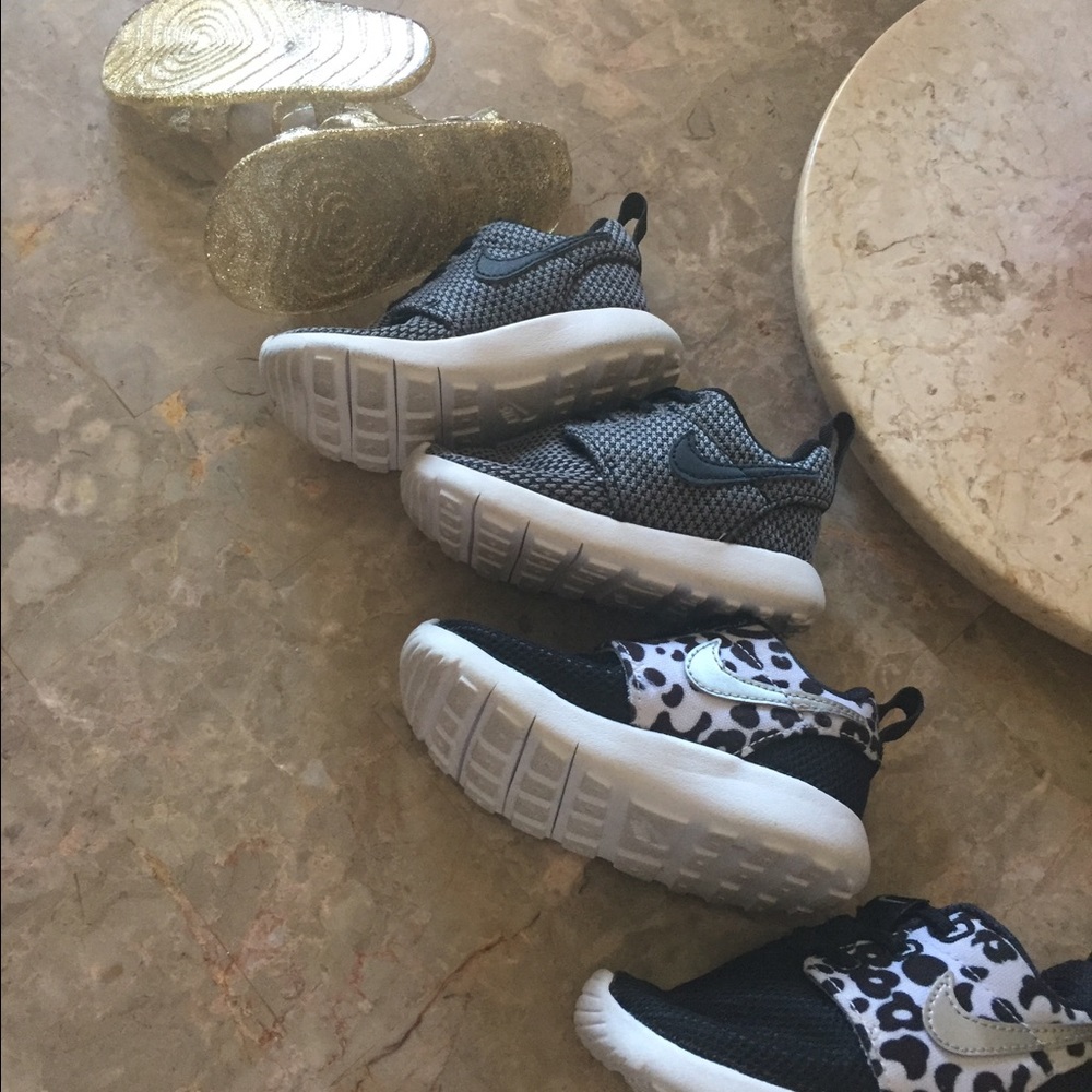 Girl sneakers ,sandals 👋👋 - Picture 2 of 3