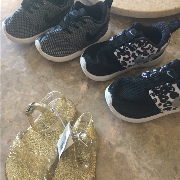 Girl sneakers ,sandals 👋👋 - Picture 3 of 3