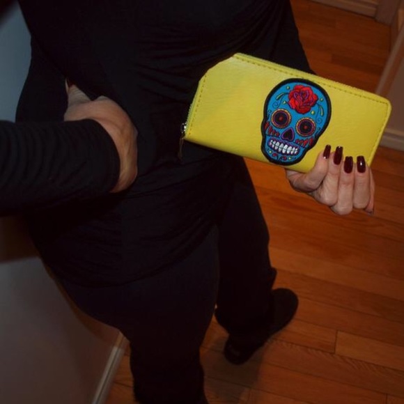 SKULL WALLET - BRAND NEW IN PACKAGING - Picture 3 of 3