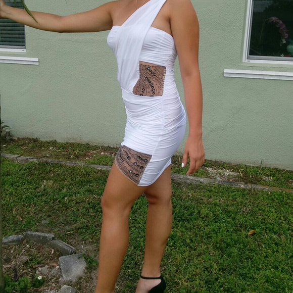 White Goddess Dress from private boutique - Picture 2 of 3