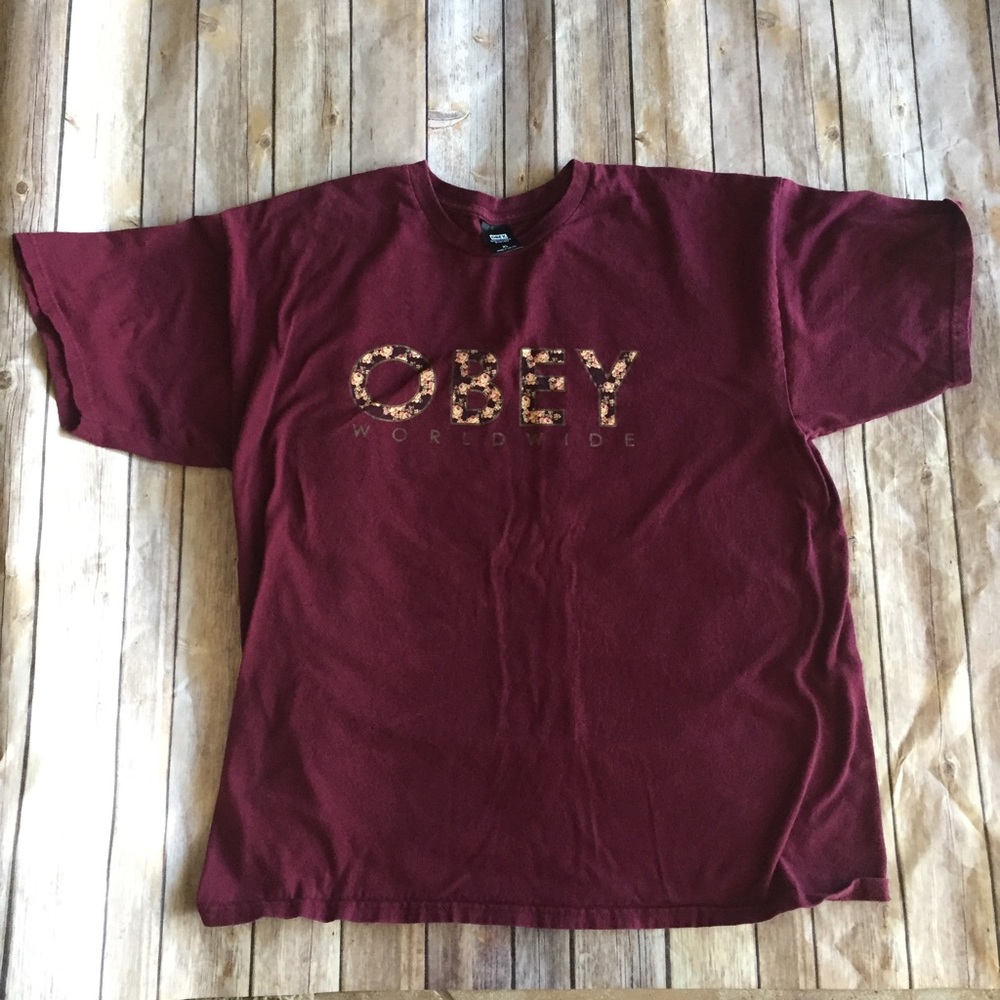 Men's maroon "obey worldwide" Tee!  Size XL
