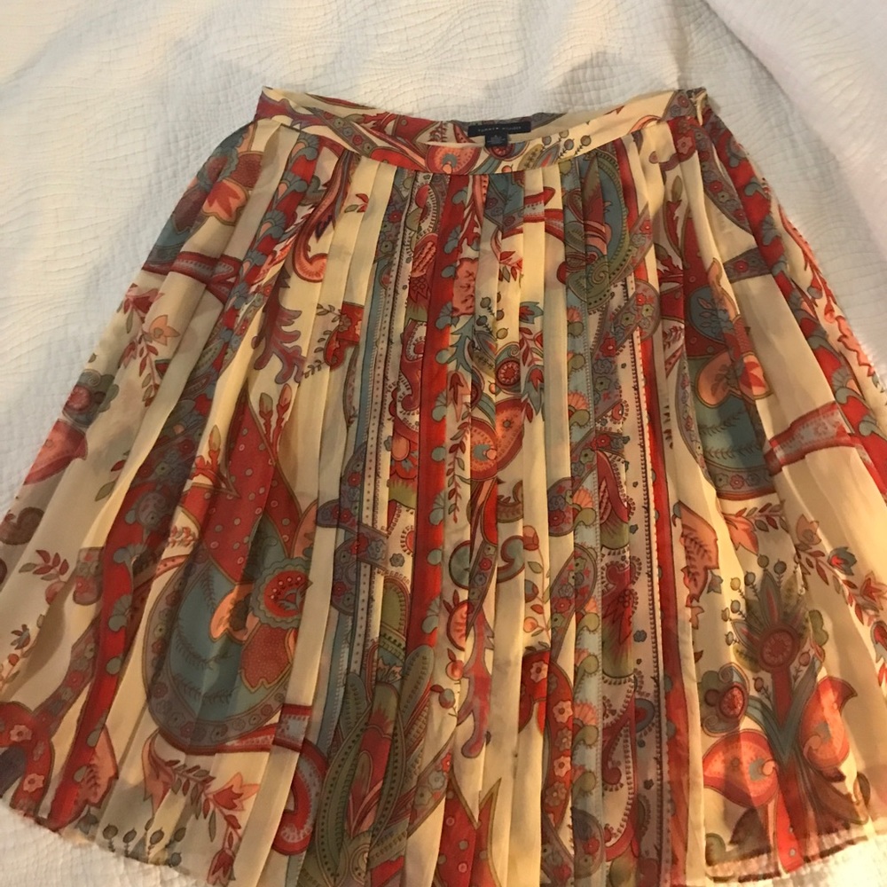 Tommy Hilfiger size 6 skirt