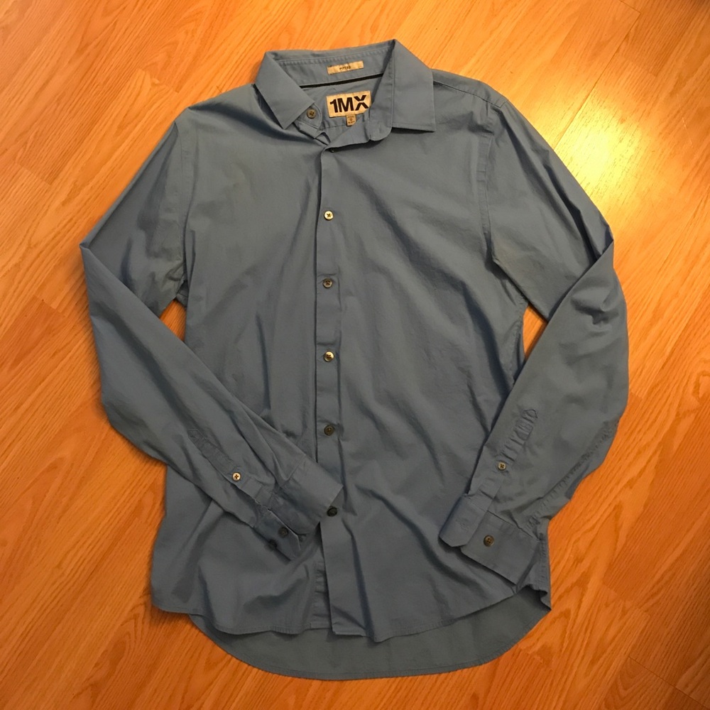 Fitted button up
