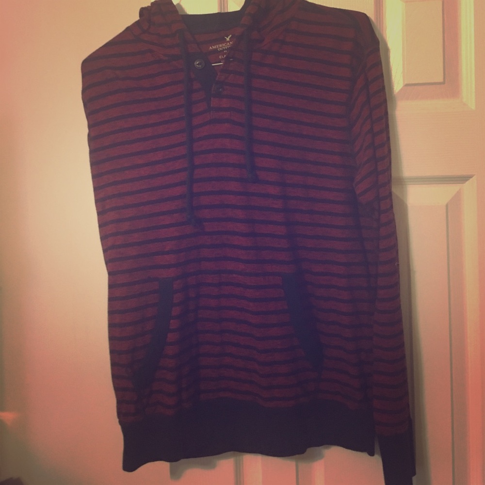Light-weight hoodie shirt