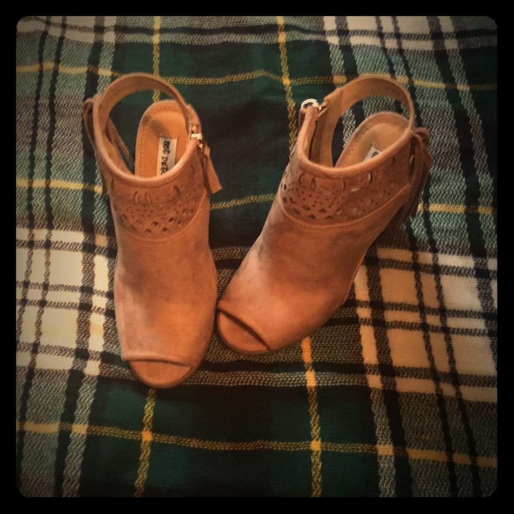 Cute open toe bootie!
