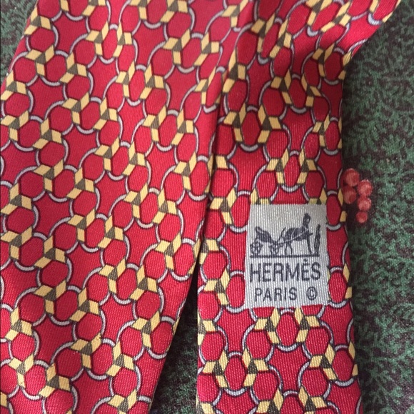 Red Vintage Hermes Tie - Picture 2 of 3
