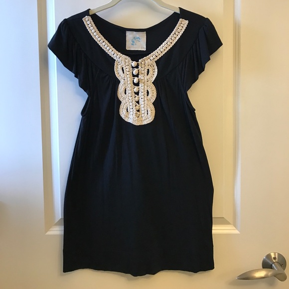 Nice top with crochet embellishments - Picture 1 of 3