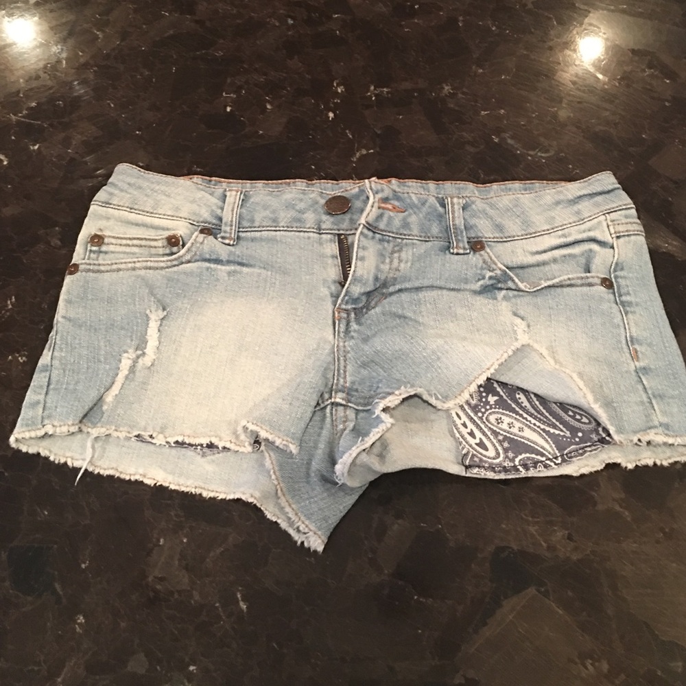 Celebrity pink denim shorts