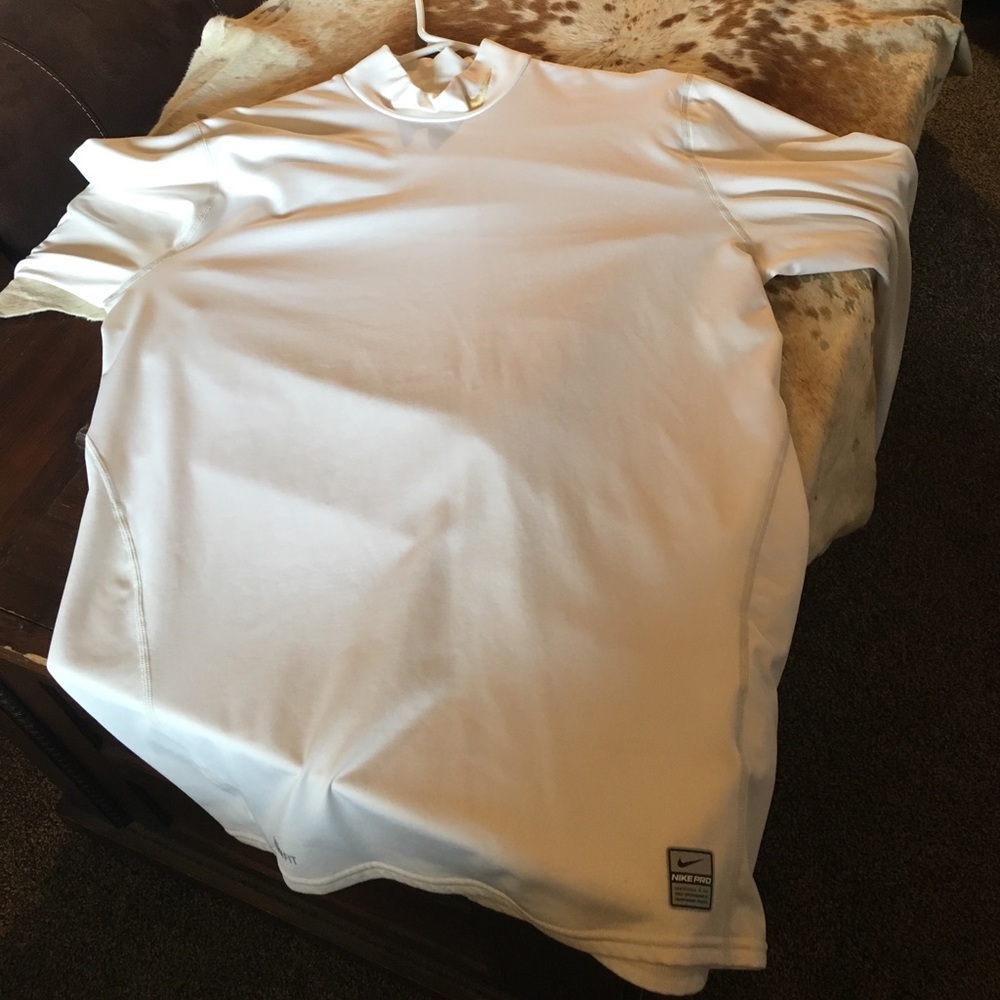 Nike Pro-white