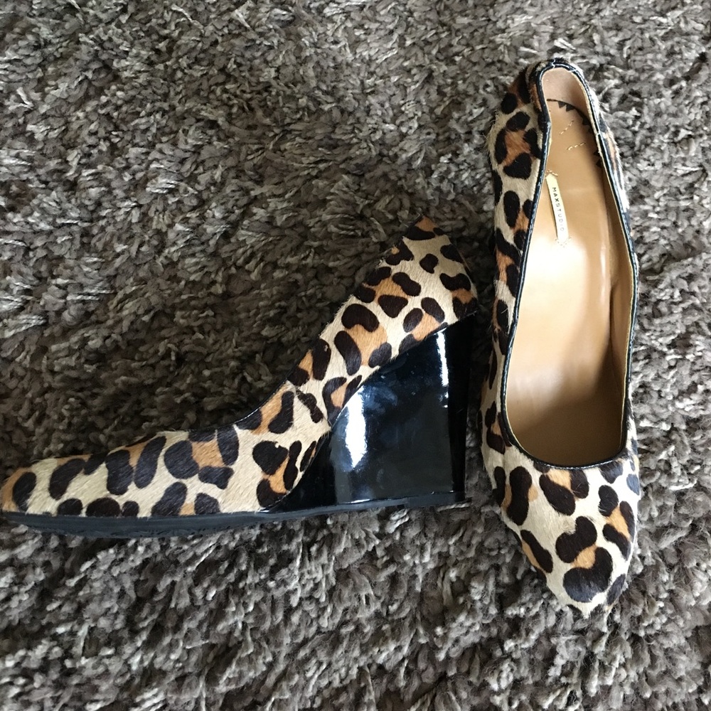 Max studio leopard calf wedge pump
