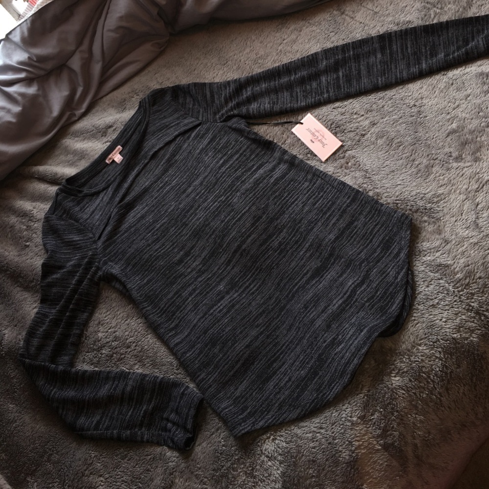 NWT Juicy Couture long sleeve with open at top