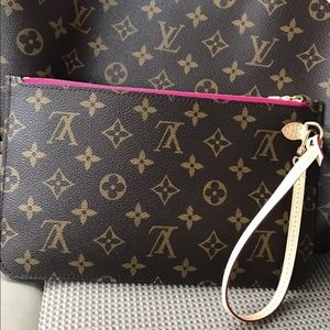 neverfull MM Louis Vuitton wristlet