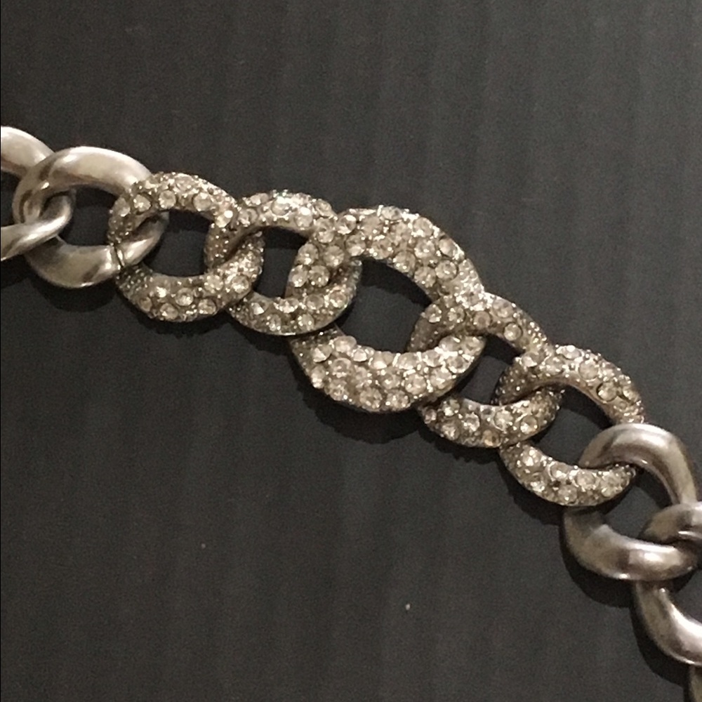 Chain linked bracket - Picture 2 of 2