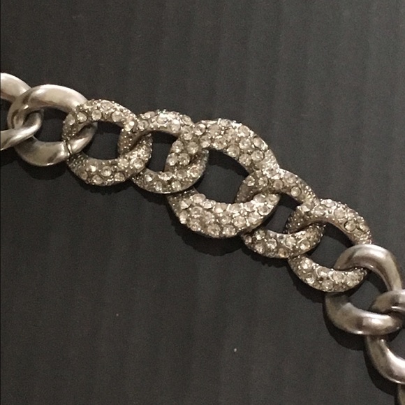 Chain linked bracket - Picture 2 of 2