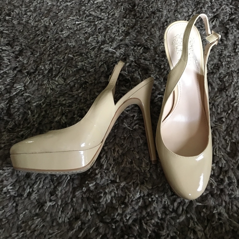 NWT Vince Camuto nude sling back pumps