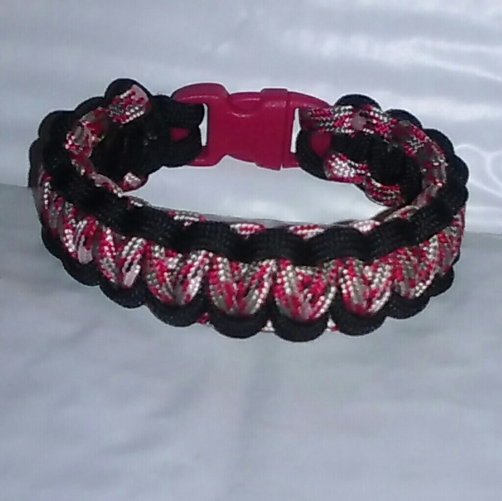 Single Cobra Paracord Bracelet