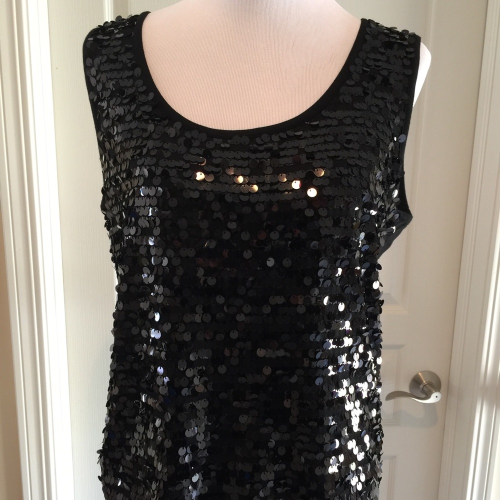 Sequence Black Top