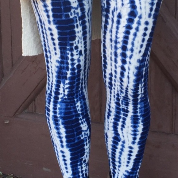 NEW ARRIVAL! COBALT SEAS TIE DYE LEGGINGS - Picture 2 of 2