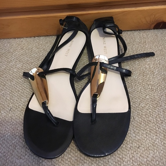 Nine West sandals - Picture 1 of 3