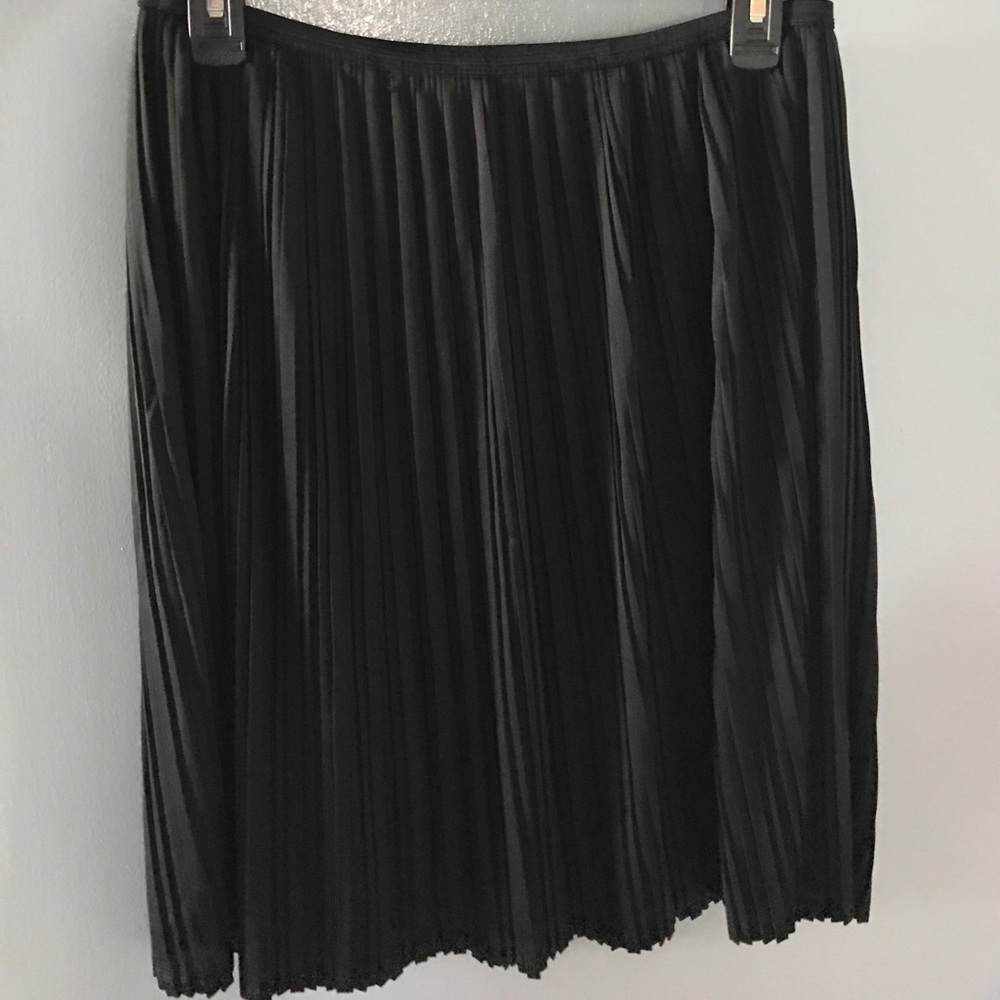 Black skirt